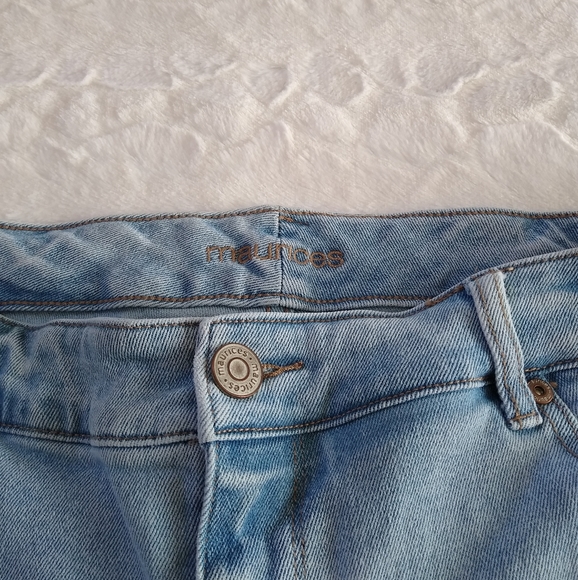 Maurices Plus Size Distressed Shorts - Picture 4 of 5